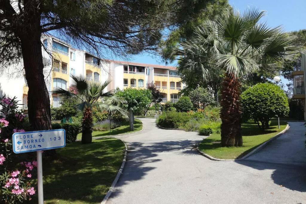 Appartement Tres Agreable Frejus Exterior photo